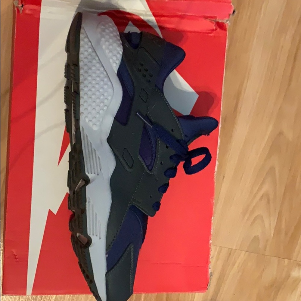 Very gently Used Nike Air Huarache